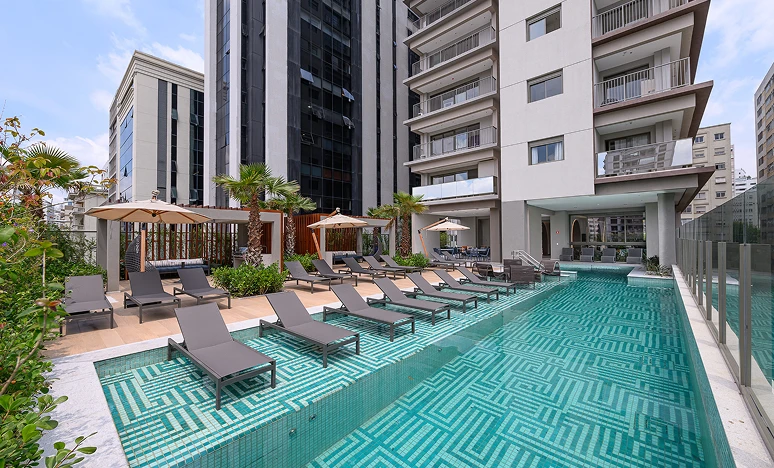 Imagem de uma piscina